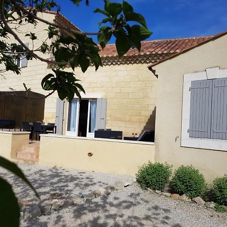 Le Mas Saint Jean Mézoargues 外观 照片