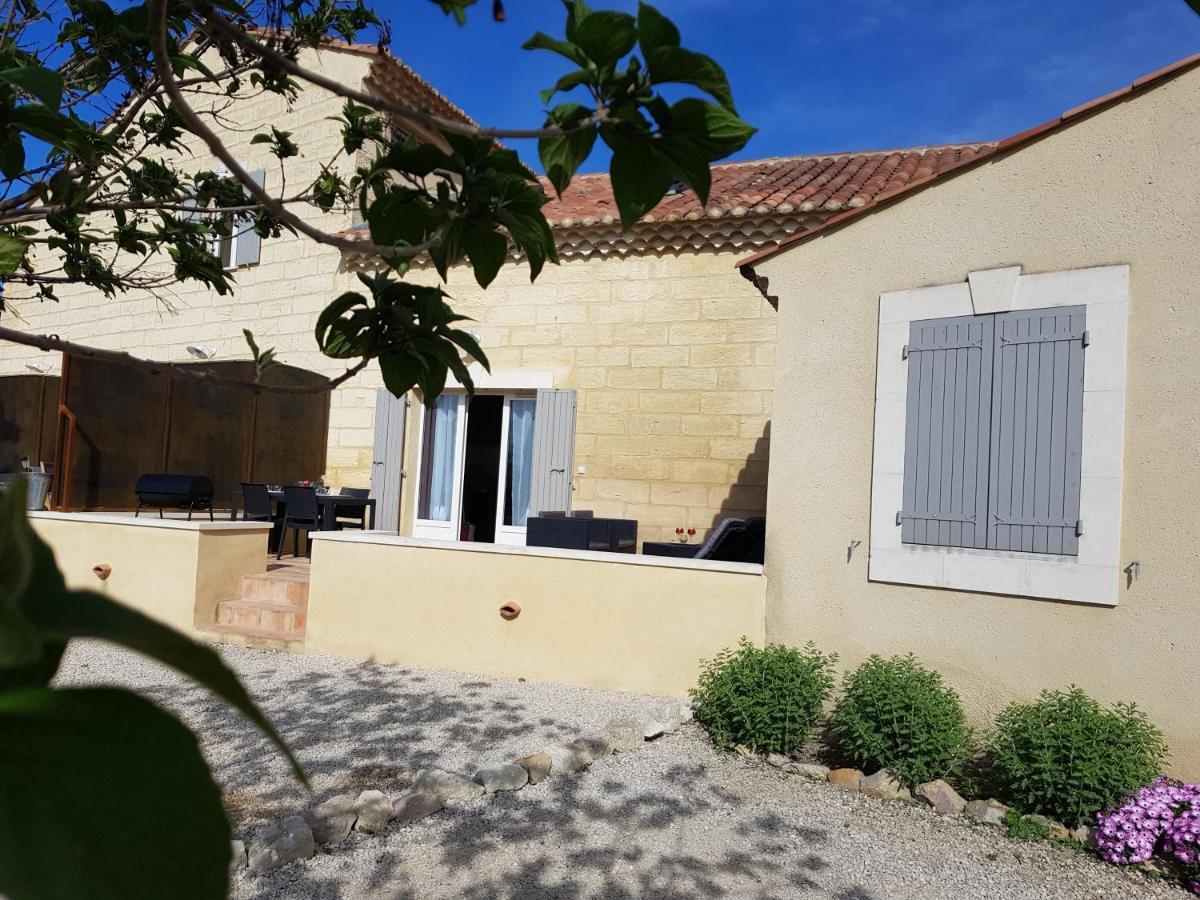 Le Mas Saint Jean Mézoargues 外观 照片