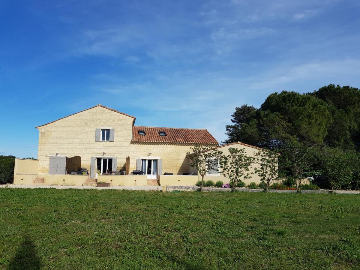 Le Mas Saint Jean Mézoargues 外观 照片