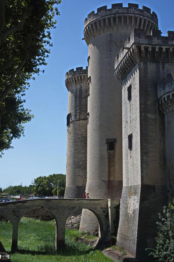 Le Mas Saint Jean Mézoargues 外观 照片